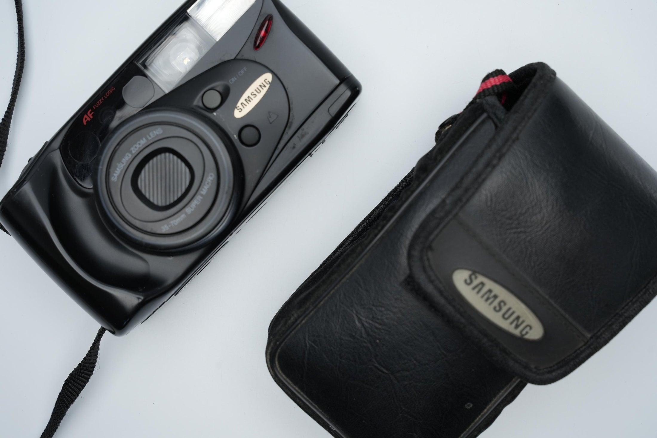 Samsung AF Zoom 777i – Betrouwbare 35mm Compactcamera met Zoom in Prima Staat
