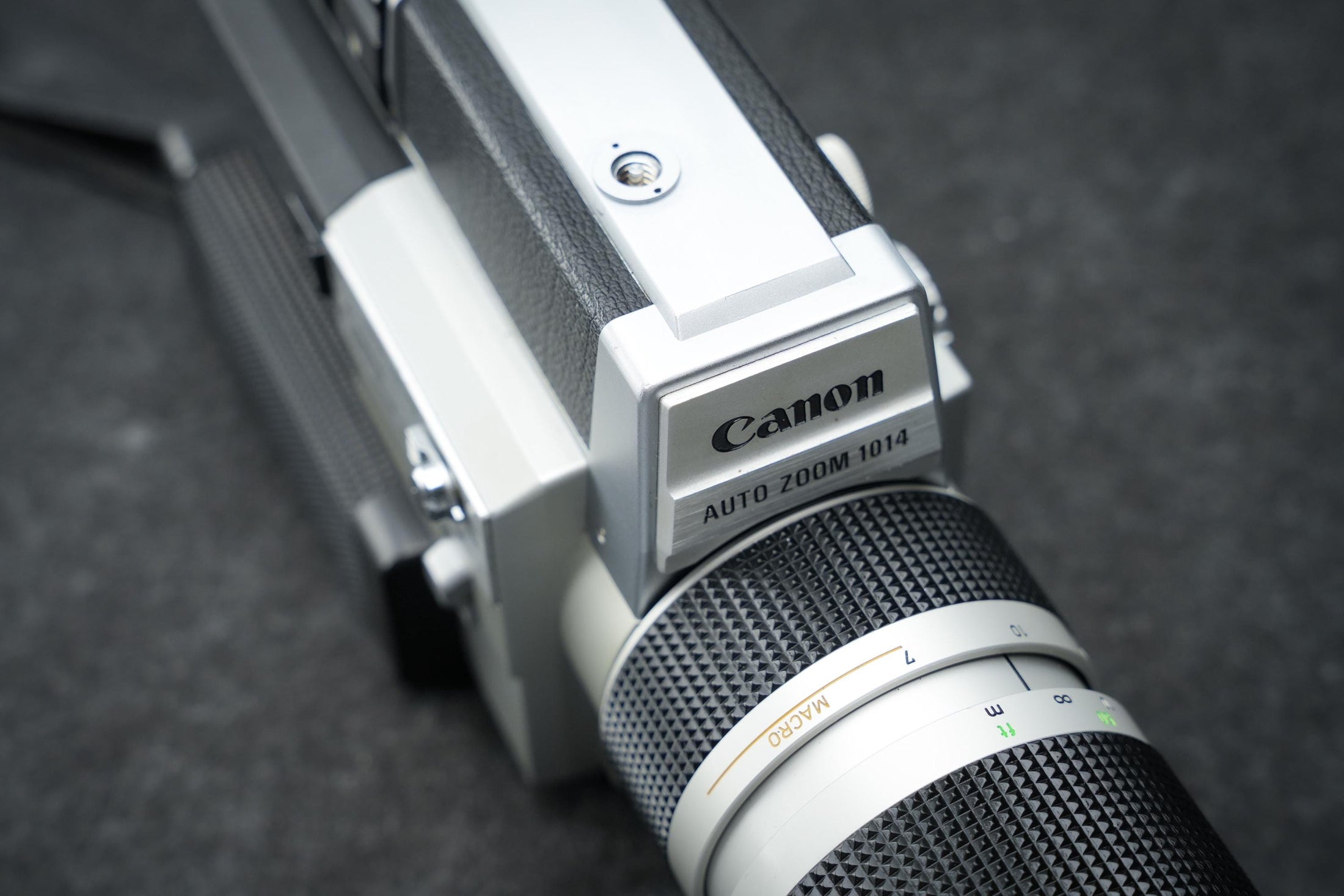 Canon Auto Zoom 1014 Electronic – Super 8 Filmcamera – 1973 – Zilver-Zwart – 10x Zoom – Macro Lens – Voor Cineasten & Verzamelaars